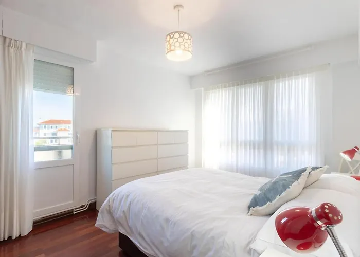 Vii With Parking By Aston * Bakio